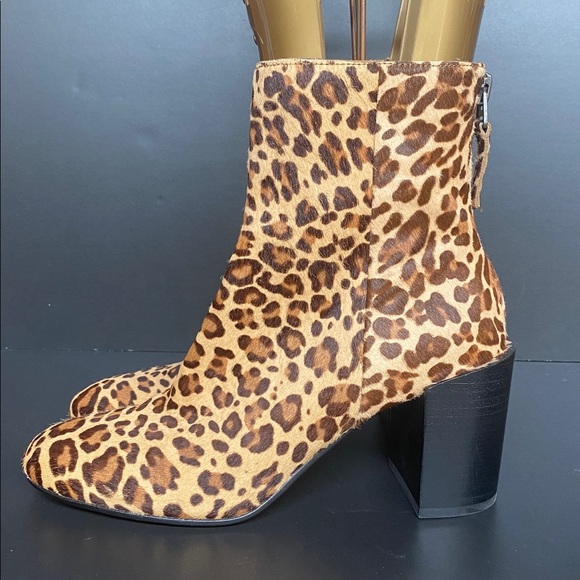 DV Dolce Vita Cow Hair Leopard Ankle Heeled Booties Size 9 *READ - Picture 5 of 11